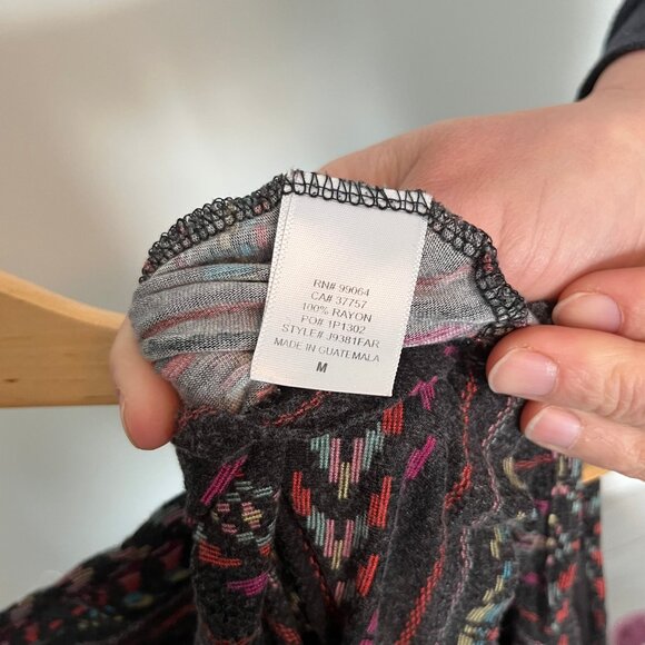 Billabong. Soft Tank Top. Black With Multicolor Pattern. Size Medium. Womens. - Picture 8 of 8